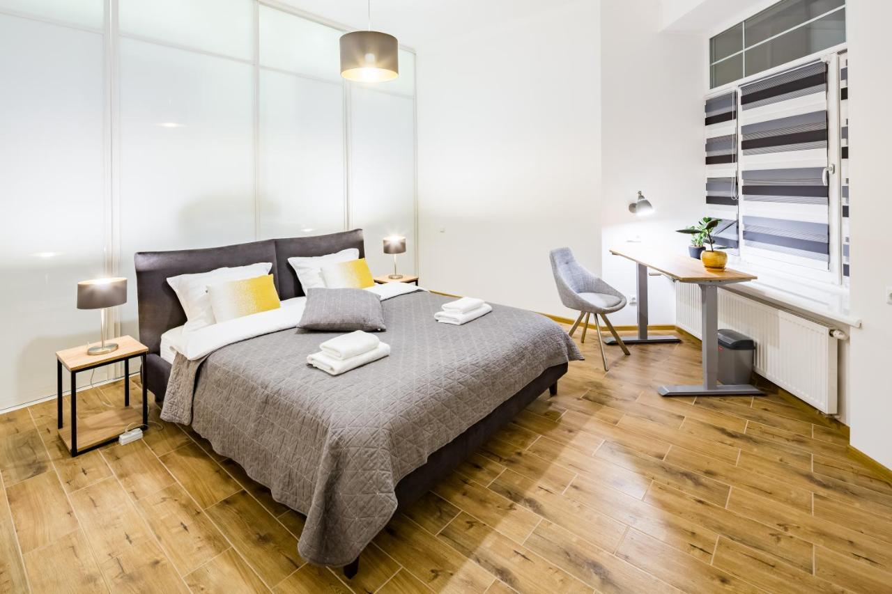 New Large 2 Bedroom In Lviv Historic Centre Exterior photo