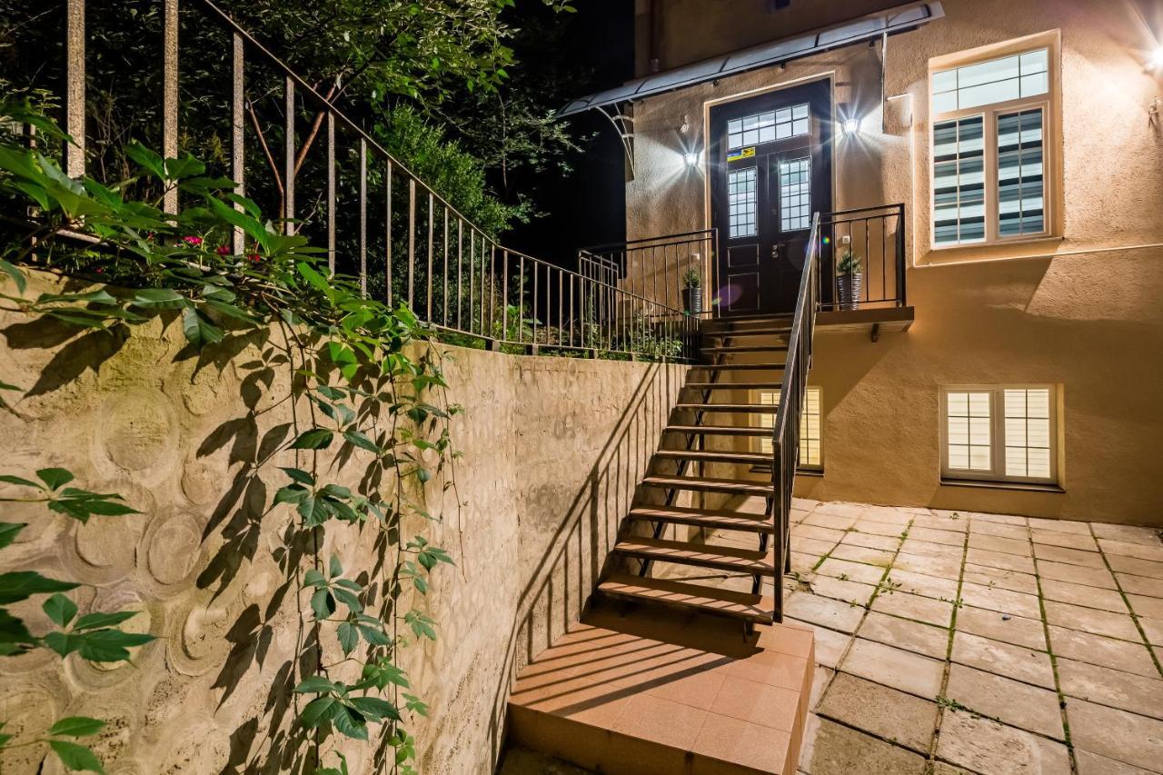 New Large 2 Bedroom In Lviv Historic Centre Exterior photo